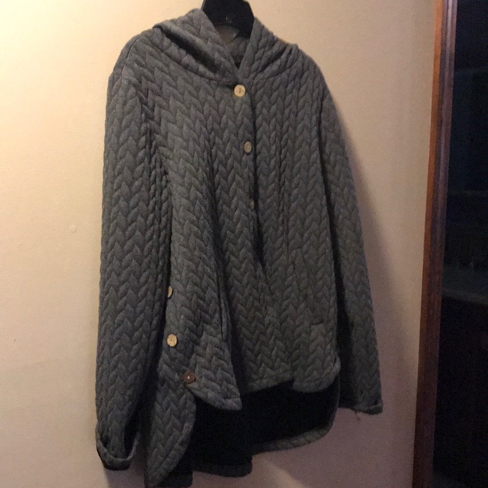 Gray, black lining quilted jacket with pockets